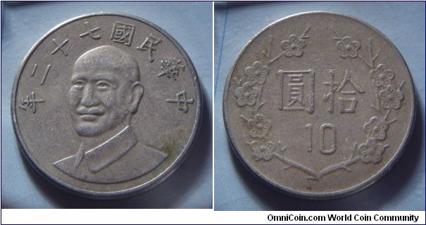 Taiwan | 
10 Dollars, 1983 (72) | 
26 mm, 7.5 gr. | 
Copper-nickel | 

Obverse: Chiang Kai-Shek, date above | 
Lettering: 年二十七國民華中 | 

Reverse: Denomination | 
Lettering: 圓拾 10 |