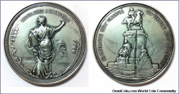 1904 Al Cavaliere Umanitá Gli Italiani Argentina Garibaldi Buenos Aires Maccagnani Medal. Silver 50MM/ 77gm
