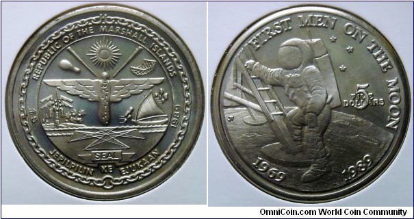 Marshall Islands 5 dollars. 1989, First Men on the Moon - 20th Anniversary Moon Landing.