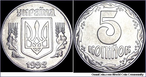 Ukraine - 5 Kopiyok - 1992 - Weight 4,3 gr - Stainless steel - Size 24 mm - Thickness 1,5 mm - Alignment Medal (0°) - Engraver / Vasyl Lopata - Edge : Reeded - Reference KM# 7 (1992-2015)