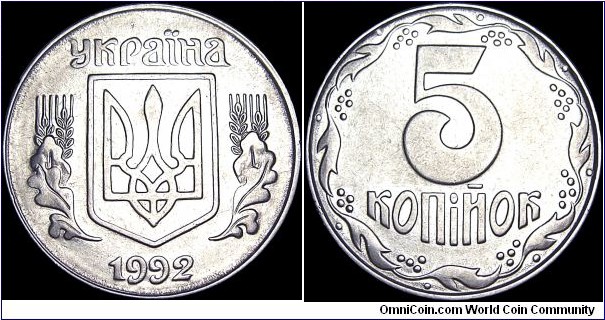 Ukraine - 5 Kopiyok - 1992 - Weight 4,3 gr - Stainless steel - Size 24 mm - Thickness 1,5 mm - Alignment Medal (0°) - Engraver / Vasyl Lopata - Edge : Reeded - Reference KM# 7 (1992-2015)