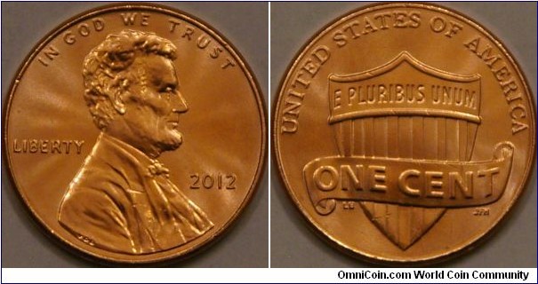 first 2012 coin found in circulation.  1 cent.  looks like the shield on the reverse is permanent. 19 mm, Zi