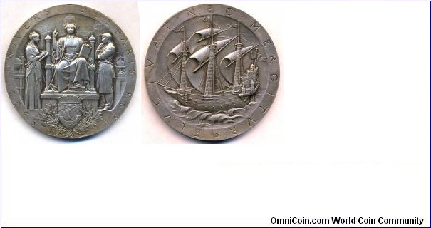 1895 Frence The University of Paris La Sorbonne Literature & Science Medal by C. Chaplain. Silver 65MM.Obv: shows Learning with Literature and Science on either side, the Coat-of-Arms of Paris below. Rev: Ship of Learning in full sail.

