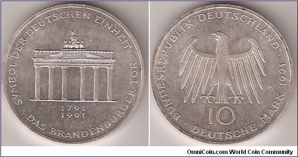 KM# 177 10 MARK
15.5000 g., 0.6250 Silver 0.3114 oz. ASW, 33 mm.
Subject: German Unity Rev: Eagle above denomination
Obv: Brandenburg Gate in Berli