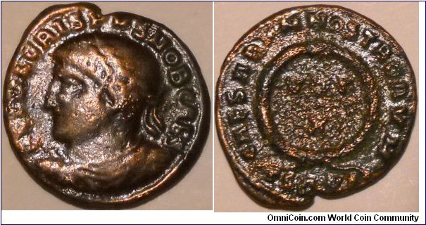 Crispus Vot X Thessalonica-Crispus left FL IVL CRISPVS NOB CAES LDC reverse.
CAESARVM NOSTRORVM VOT X
star in badge at the top of the wreath
TS delta VI Thessalonica
RIC VII Thessalonica 121