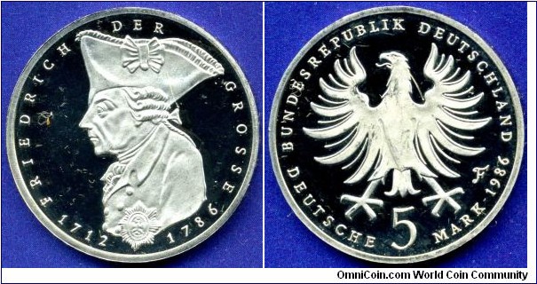 5 Deutsche Mark.
FRG.
200 years since the death of Frederick the Great.
*F* - Stuttgart mint.
Mintage 350,000 units (PROOF).


Cu-Ni.