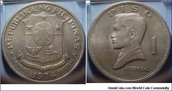 Philippines | 
1 Piso, 1974 |
33 mm, 14.28 gr. | 
Copper-nickel-zinc | 

Obverse: Coat of Arms, date below | 
Lettering: * REPUBLIKA NG PILIPINAS * BANGKO 1974 SENTRAL | 

Reverse: José Rizal facing left, denomination right | 
Lettering: PISO 1 JOSE RIZAL |
