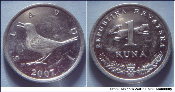 Croatia | 
1 Kuna, 2007 | 
22.5 mm, 5 gr. | 
Copper-nickel-zinc | 

Obverse: A singing Nightingale facing left, date below | 
Lettering: SLAVUJ 2007. | 

Reverse:  Denomination on a running Marten, National Coat of Arms bottom with an English oak twig to the left and a twig of laurel to the right | 
Lettering: REPUBLIKA HRVATSKA 1 KUNA |