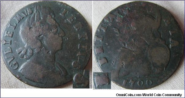 a Fine 1700 Halfpenny, possible overstrike on the S in Tertivs and R in BRITANNIA mayble overstruck or just filled.