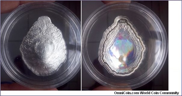 5 Dollars Palau - Oyster shape with genuine pearl and 3d hologram