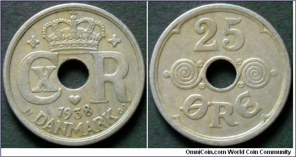 Denmark 25 ore.
1938 N/GJ.
Cu-ni.
Weight; 4,5g.
Diameter; 23mm.
Mintage: 1.794.000 pieces.
