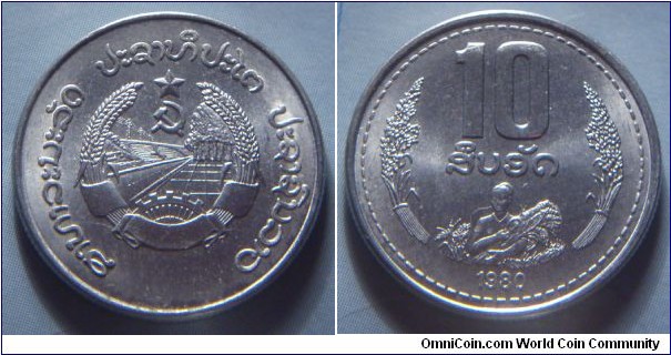 Laos | 
10 Att, 1980 | 
21 mm, 1.2 gr. | 
Aluminium | 

Obverse: National Coat of Arms | 
Lettering: ສາທາລະນະລັດ ປະຊາທິປະໄຕ ປະຊາຊົນລາວ | 

Reverse: Denomination, date below | 
Lettering: 10 ສິບອັດ 1980 |