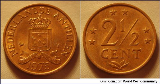 Netherlands Antilles | 
2½ Cent, 1975 | 
22 mm, 4 gr. | 
Bronze | 

Obverse: National Coat of Arms, date below | 
Lettering: NEDERLANDSE ANTILLEN 1975 | 

Reverse: Six stars representing the six islands federation, denomination centre | 
Lettering: ** ** ** 2½ CENT |