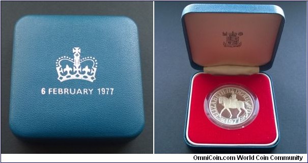 Elizabeth II Silver Jubilee Proof Crown in Sterling Silver. Boxed. BUNC.