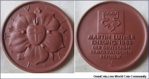 1988 medal made by   meissen, commemorating Martin Luther