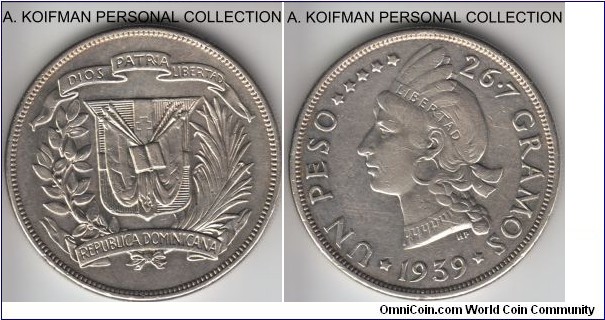KM-22, 1939 Dominican Republic peso; silver, reeded edge; about extra fine, cleaned, mintage 15,000.