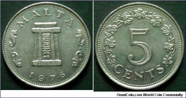 Malta 5 cents.
1976, Cu-ni.
Weight; 5,65g.
Diameter; 23,6mm.
Design; Christopher Ironside.
Mintage: 1.009.000 pieces.