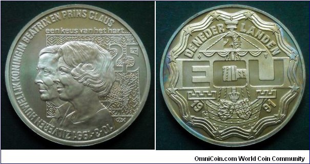 Netherlands 2 1/2 ecu.
1991, 25th Wedding Anniversary of Queen Beatrix and Prince Claus.