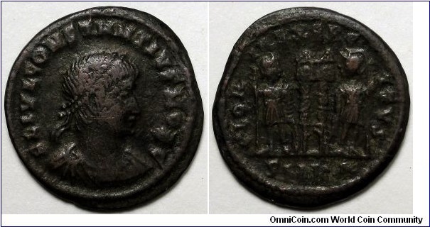 Constantine II AE follis. 331 and 333-334 AD. CONSTANTINVS IVN NOB C, laureate, cuirassed bust right / GLORIA EXERCITVS, two soldiers standing facing each other, each holding a spear, two standards between them. Mintmark SMKA.