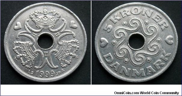 Denmark 5 kroner.
1999
