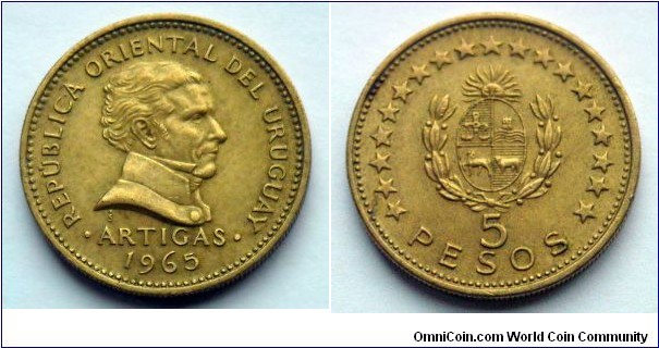 Uruguay 5 pesos.
1965