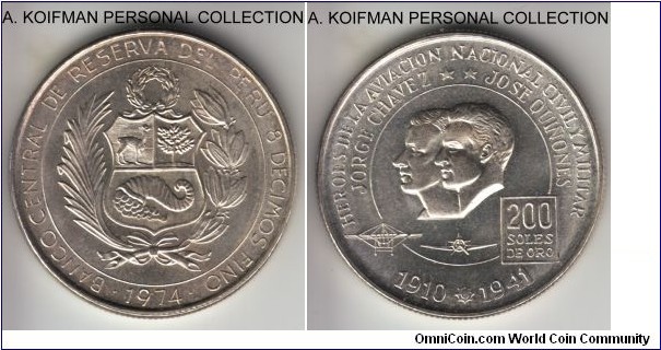 KM-262, 1974 Peru 200 soles de oro; silver, reeded edge; lightly toned uncirculated, 5 year issue, scarcer first year with small mintage of 5,290.