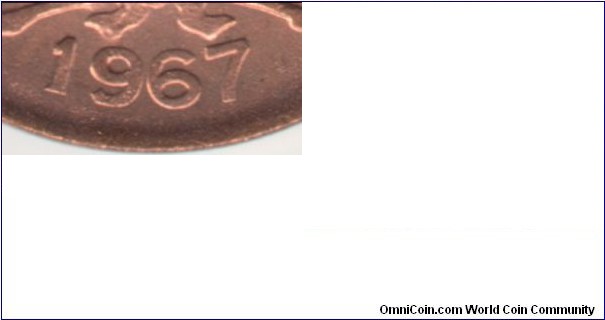 Detail: Small (narrow) date variety on 1967 5 centavos - CO67F.