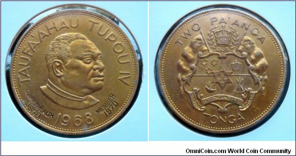 Tonga 2 pa'anga.
1968, Countermarked: COMMONWEALTH MEMBER 1970. Diameter; 45,5mm. Weight; 41,76g.