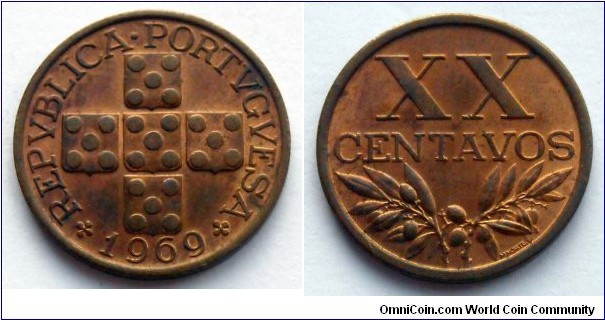 Portugal 20 centavos.
1969