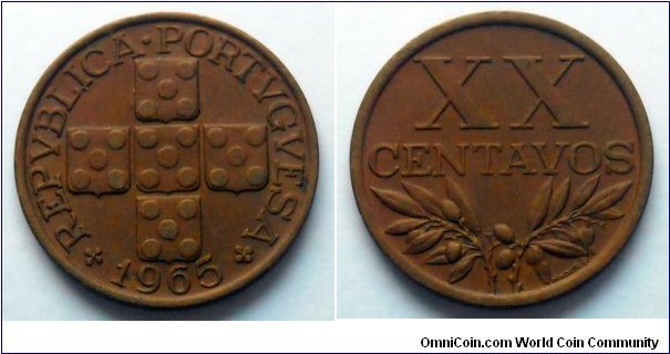 Portugal 20 centavos.
1965