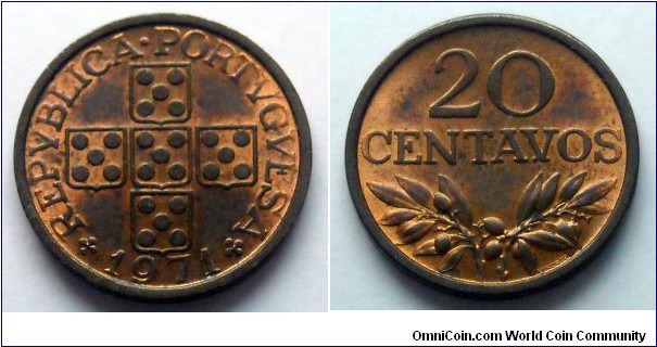 Portugal 20 centavos.
1971