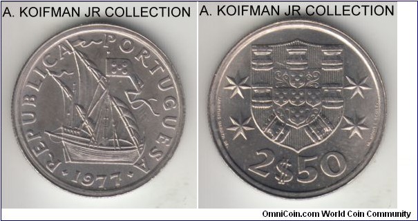 KM-590, 1977 Portugal 2 1/2 escudos; copper-nickel, reeded edge; common circulation issue, average uncirculated.
