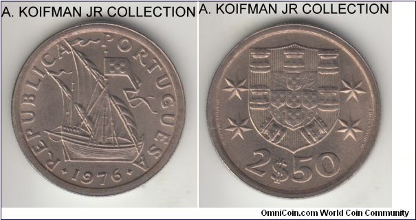KM-590, 1976 Portugal 2 1/2 escudos; copper-nickel, reeded edge; average uncirculated.
