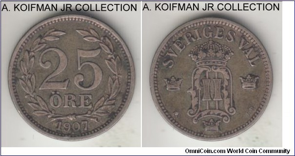 KM-775, 1907 Sweden 25 ore; silver, reeded edge; Oscar II, 1-year type, very fine or about.