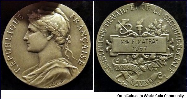 French medal - Ministère du Travail et de la Sécurité Sociale. Medal of Honour for Labour of the Ministry of Labour and Social Security. Attributed in 1957. Ag 925. Designed by Alfred Borrel.