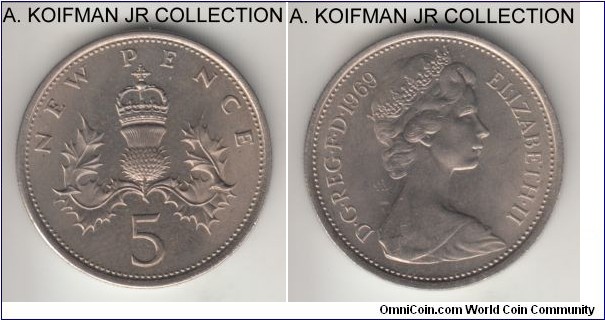 KM-911, 1969 Great Britain 5 new pence; copper-nickel, reeded edge, first (large type) decimal issue of Elizabeth II, average uncirculated.