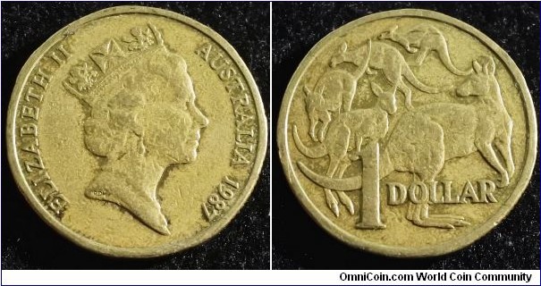 Australia 1987 1 dollar. Ex proof found in circulation. 