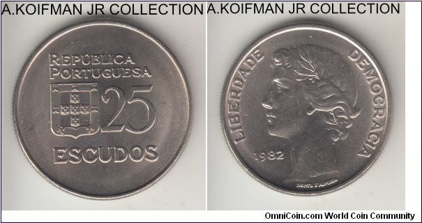 KM-607a, 1982 Portugal 25 escudos; copper-nickel, reeded edge; circulation coinage, bright uncirculated.