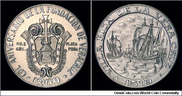 1969 Medal of Mexico. 45mm 450th anniversary of Vera Cruz. Obv. coat of arms. Rev. sailing ships of Cortez.