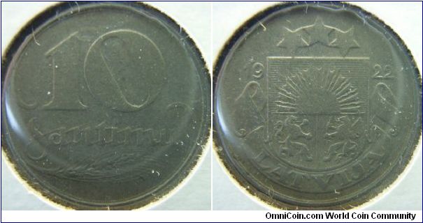 Latvia 1922 10 santimu. Toned.