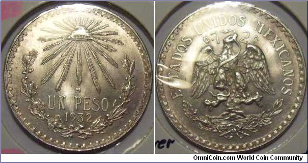 Mexico 1932 1 peso. Nice silver coin. Reserved.