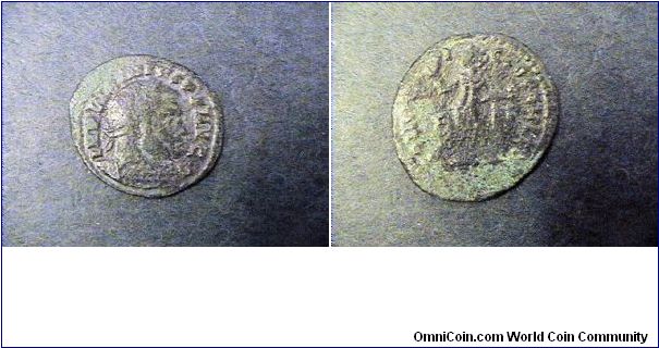 Licinius I 308-324AD
Obv:IMP LICINIVS PF AVG
Rev:SOLI INVICTO COMITI
AE/20mm 2.2 grams