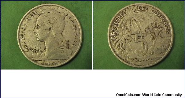 REPUBLIQUE FRANCAISE
ARCHIPEL DES COMORES
5 FRANCS