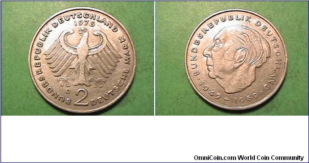 German Federal Republic
BUNDESREPUBLIK DEUTSCHLAND 
2 DEUTSCHE MARK
Theodor Heuss
1975-D

copper-nickel clad nickel