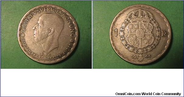 GUSTAF V SVERIGES KONUNG 
1 KRONA 1944-G
0.400 silver