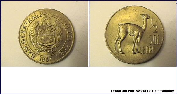 banco central de reserva del peru
1/2 sol de ore
brass
weak strick in RESERVA