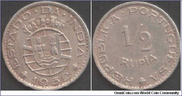 Portuguese India - 1/2 rupia. Copper Nickel. Staining