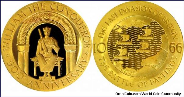 Large (57mm) 22ct gold medal weighing 136.6 grams. Issued by Spink for the 900th anniversary of the Battle of Hastings 'The Last Invasion of Britain', with William the Conqueror enthroned.
