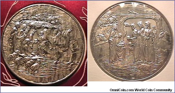CHRISTMAS ROUND, MINTED BY THE FRANKLIN MINT AND MOUNTED ON A CHRISTMAS CARD.
0.925 silver
