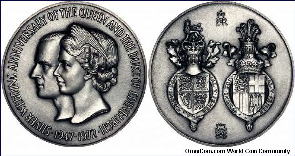 The Royal Anniversary Medal by John Pinches, 1972 Silver Wedding of Queen Elizabeth II and Prince Philip, the Duke of Edinburgh, 51mm diameter, weight 62.3 grams. Antique finish.